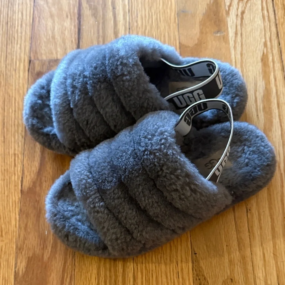 UGG sz 13 Shearling Kids Cozy Gray Slippers great pre owned condition